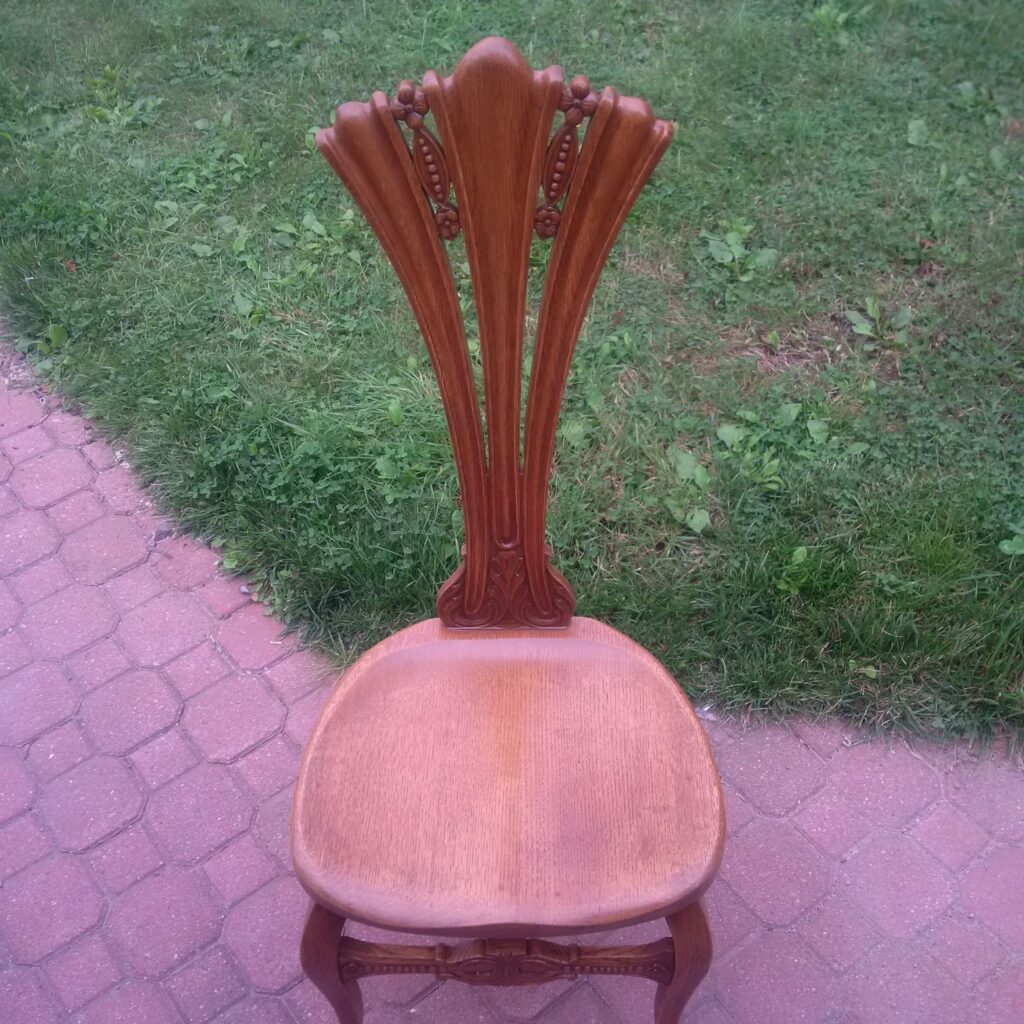 Furniture restoration workshop project